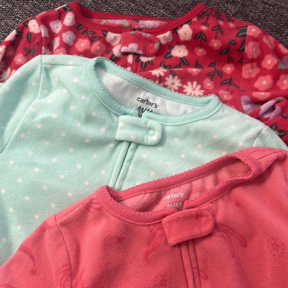 3 Carters warm one piece footed pajamas - Picture 4 of 11